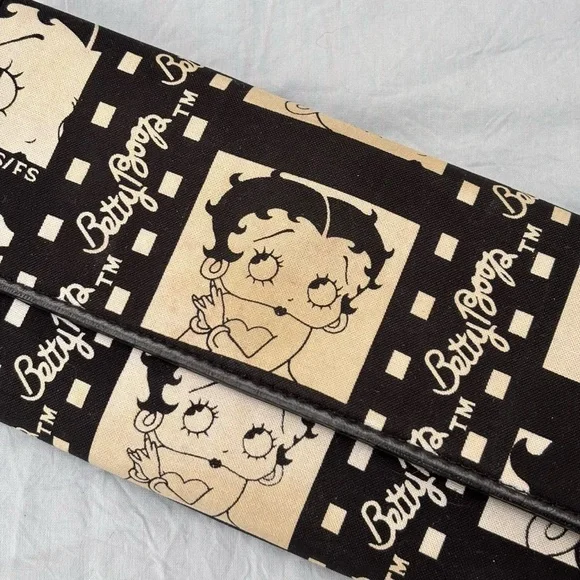 Y2K Betty Boop Patterned Foldover Wallet - Picture 3 of 7